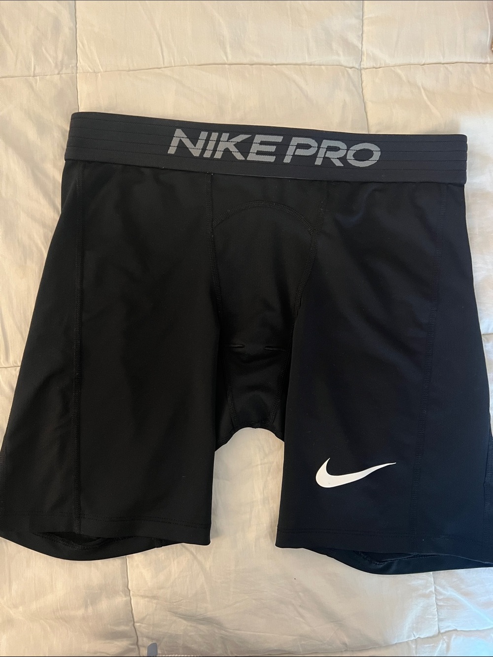 Men’s Nike Black Compression Training Shorts - size large